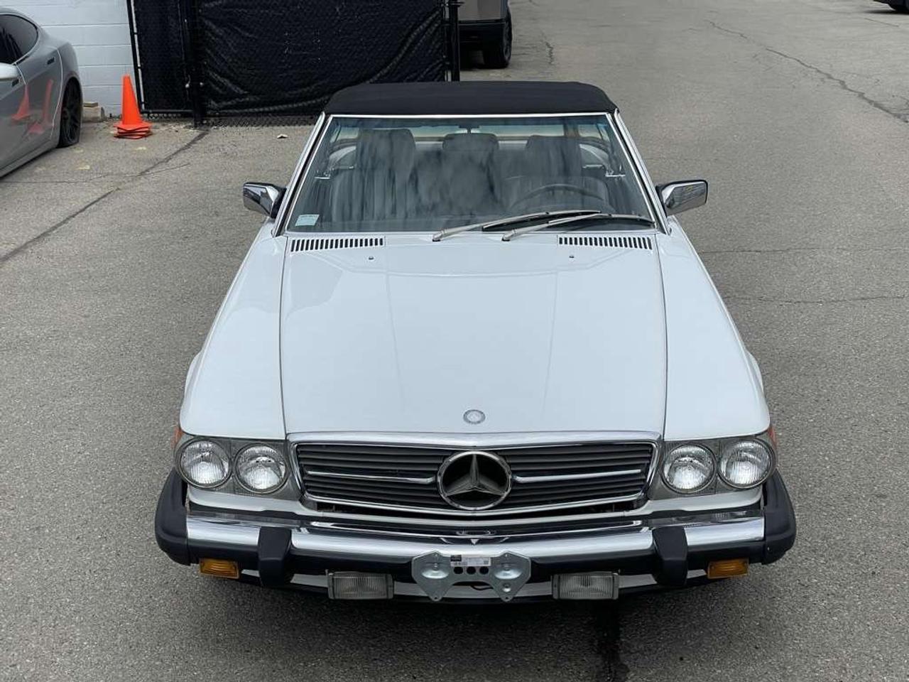 1987 Mercedes-Benz 560 2dr Roadster 560SL Photo