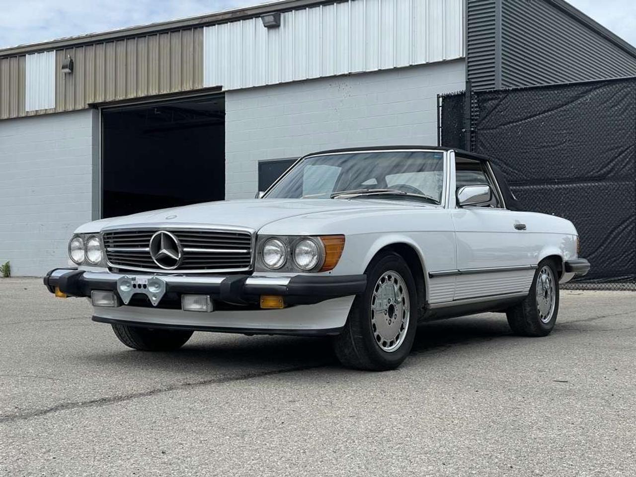 1987 Mercedes-Benz 560 2dr Roadster 560SL Photo