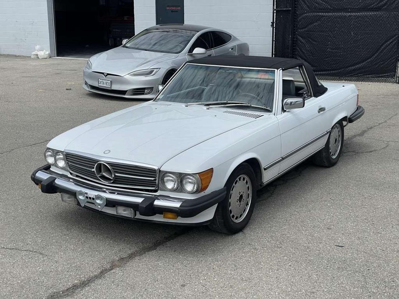 1987 Mercedes-Benz 560 2dr Roadster 560SL Photo