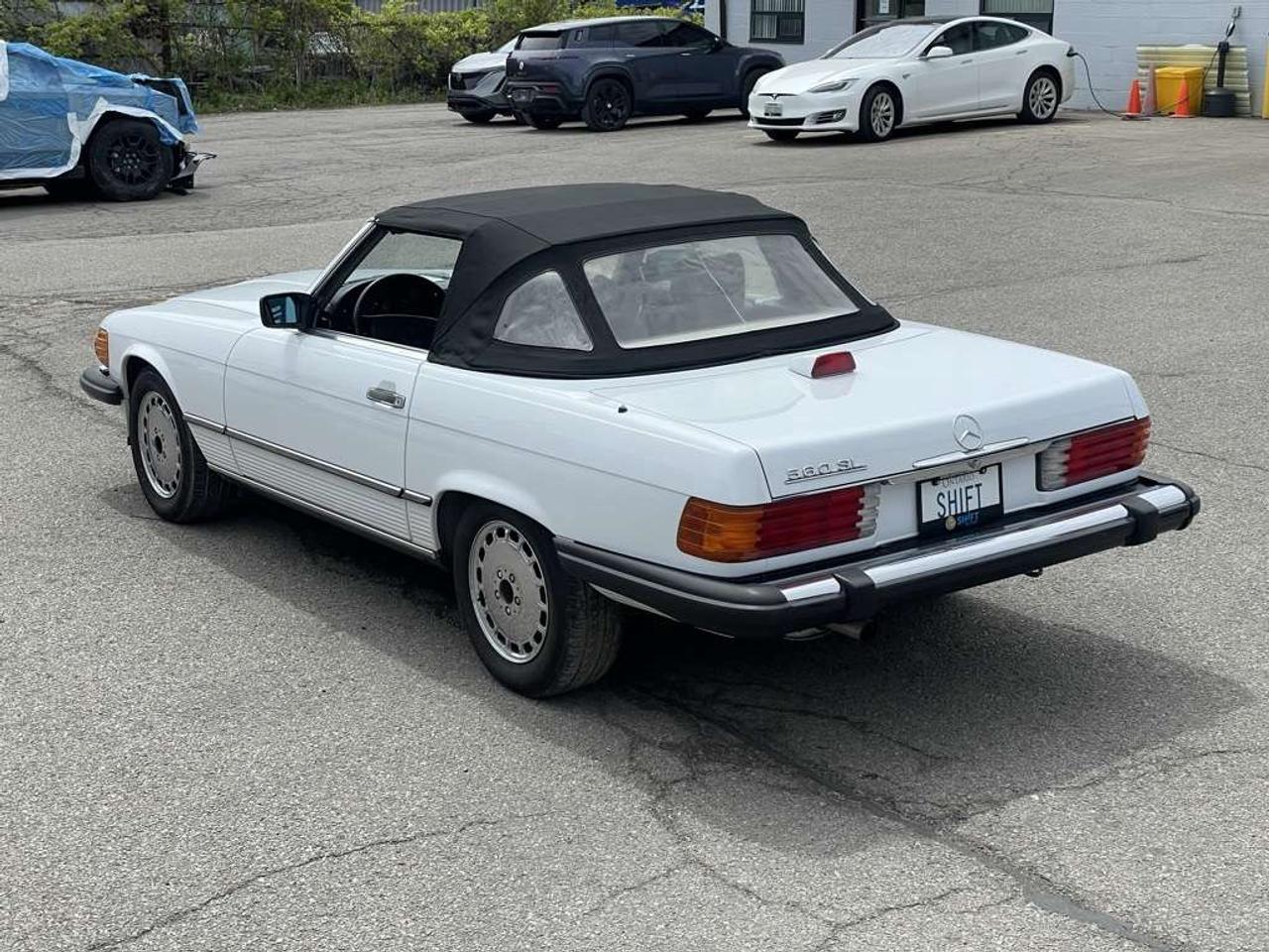 1987 Mercedes-Benz 560 2dr Roadster 560SL Photo