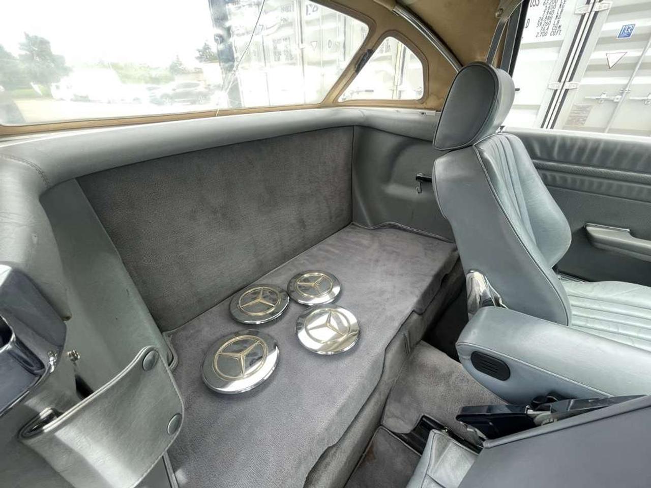 1987 Mercedes-Benz 560 2dr Roadster 560SL Photo