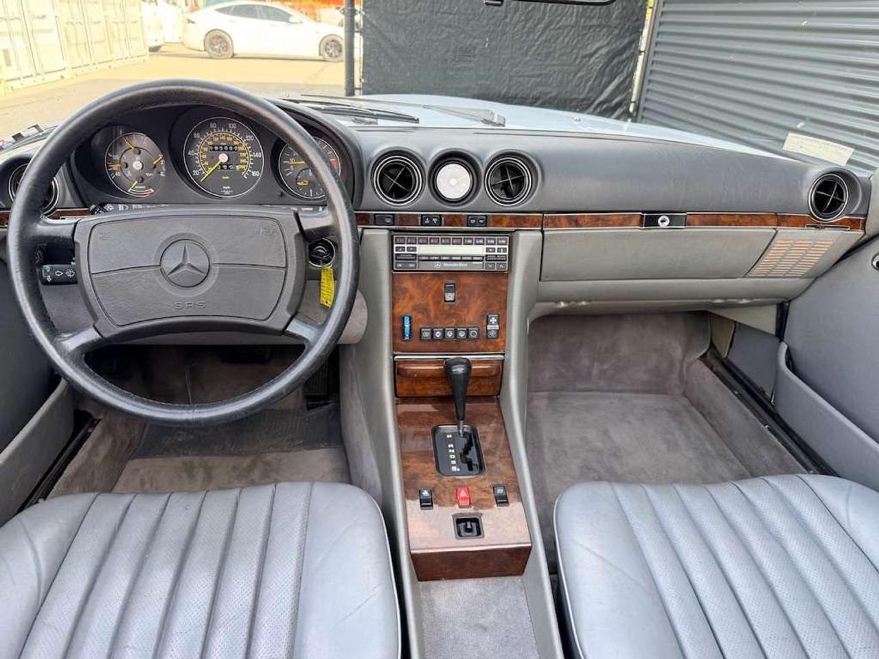 1987 Mercedes-Benz 560 2dr Roadster 560SL Photo