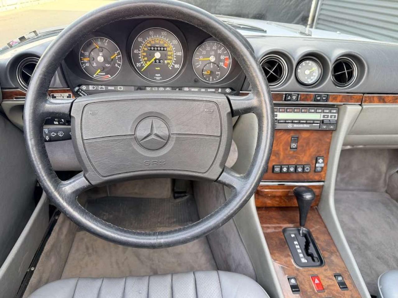 1987 Mercedes-Benz 560 2dr Roadster 560SL Photo
