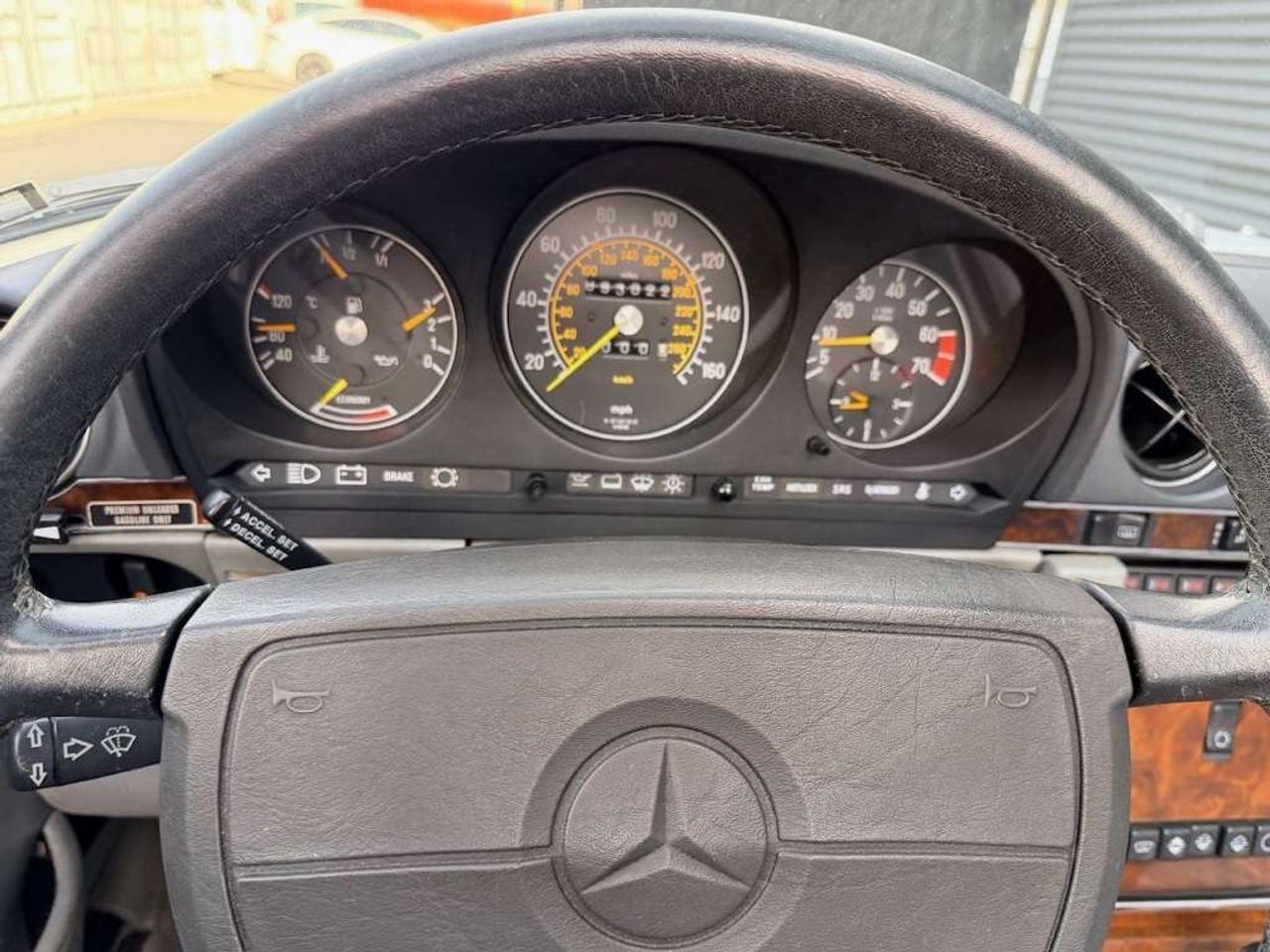 1987 Mercedes-Benz 560 2dr Roadster 560SL Photo