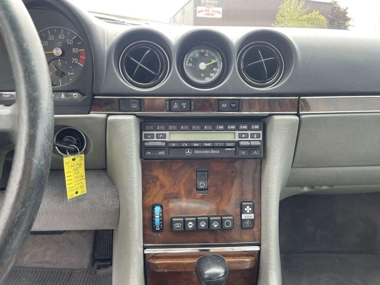 1987 Mercedes-Benz 560 2dr Roadster 560SL Photo
