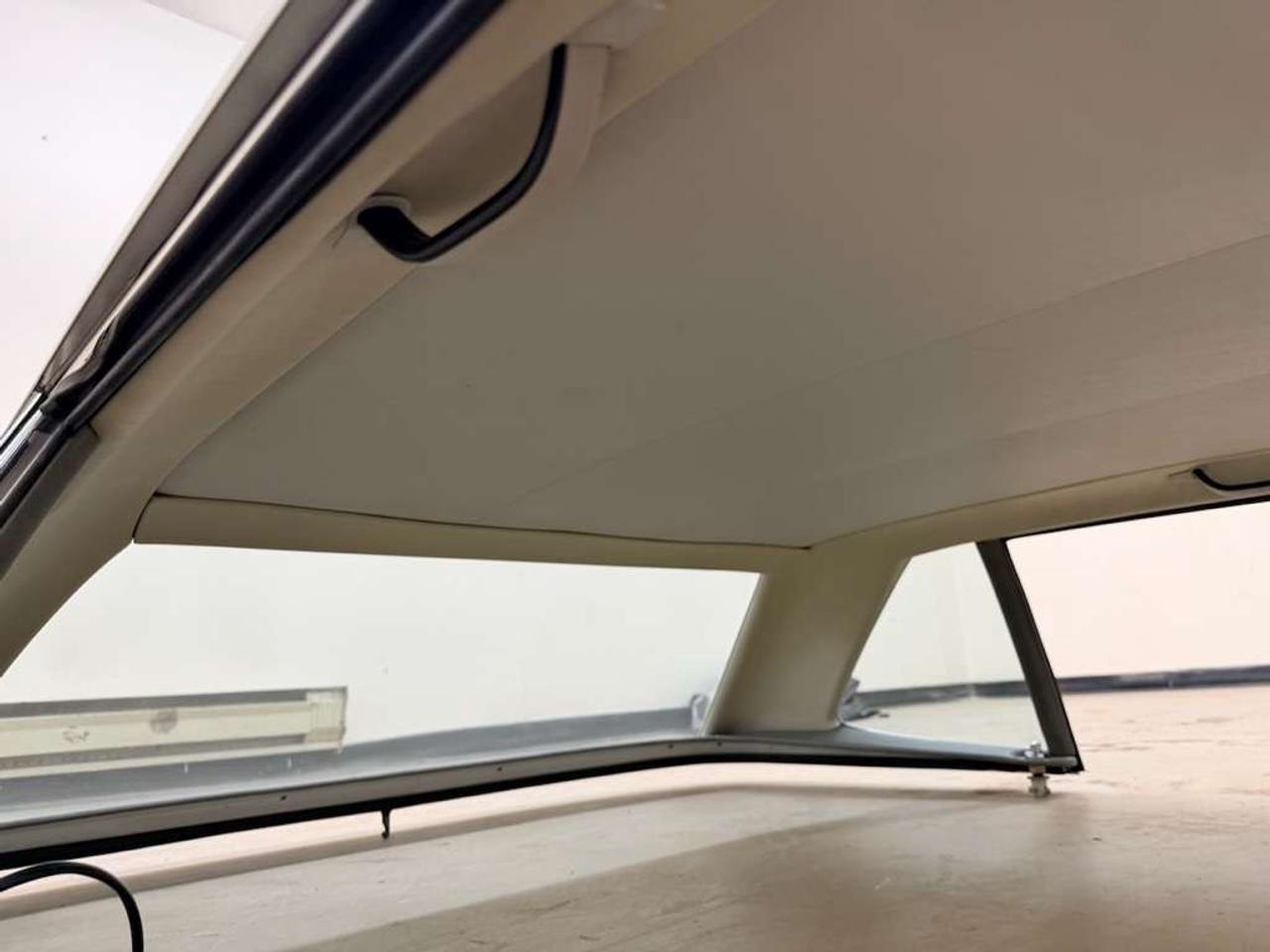 1987 Mercedes-Benz 560 2dr Roadster 560SL Photo