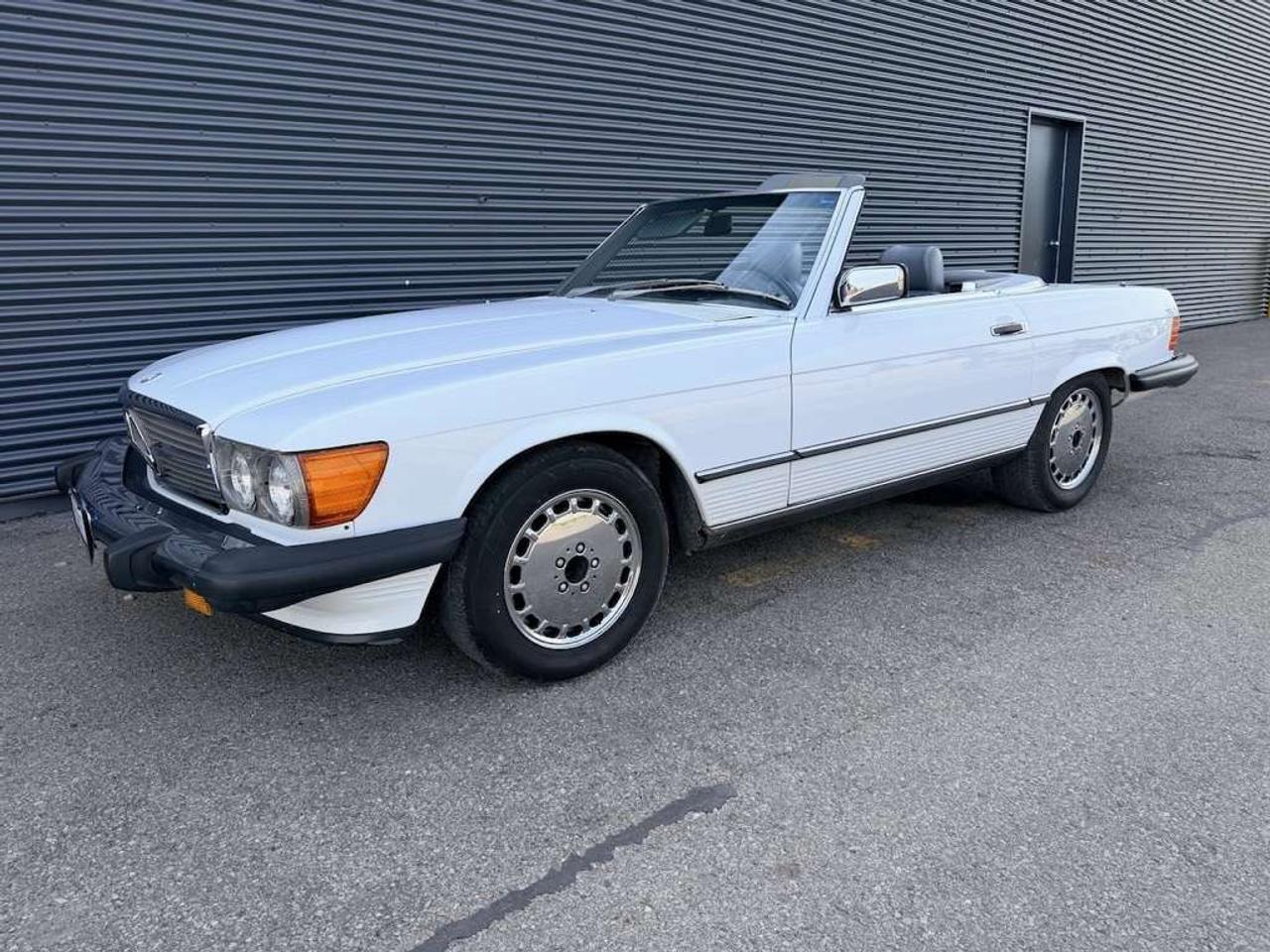1987 Mercedes-Benz 560 2dr Roadster 560SL Photo