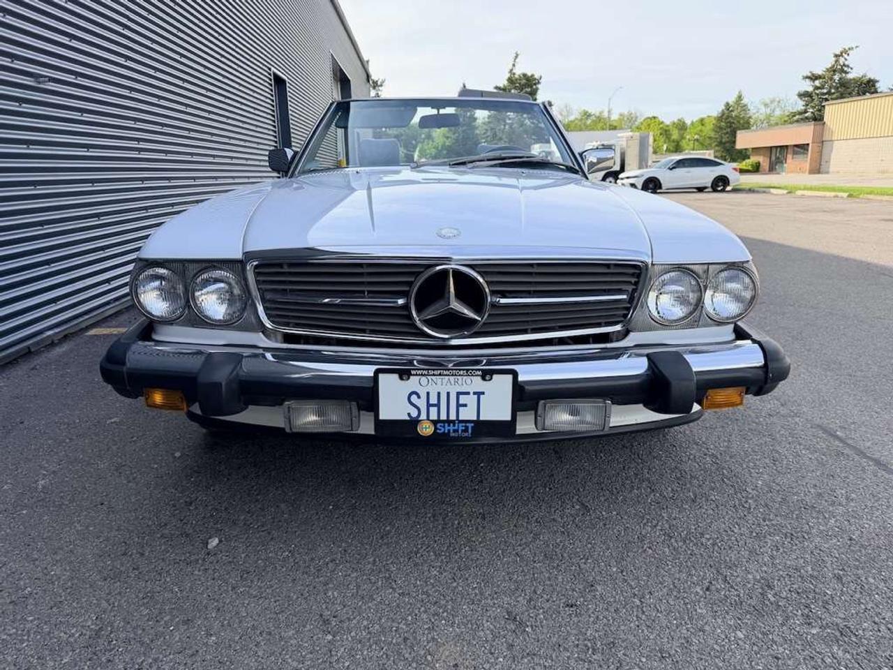 1987 Mercedes-Benz 560 2dr Roadster 560SL Photo