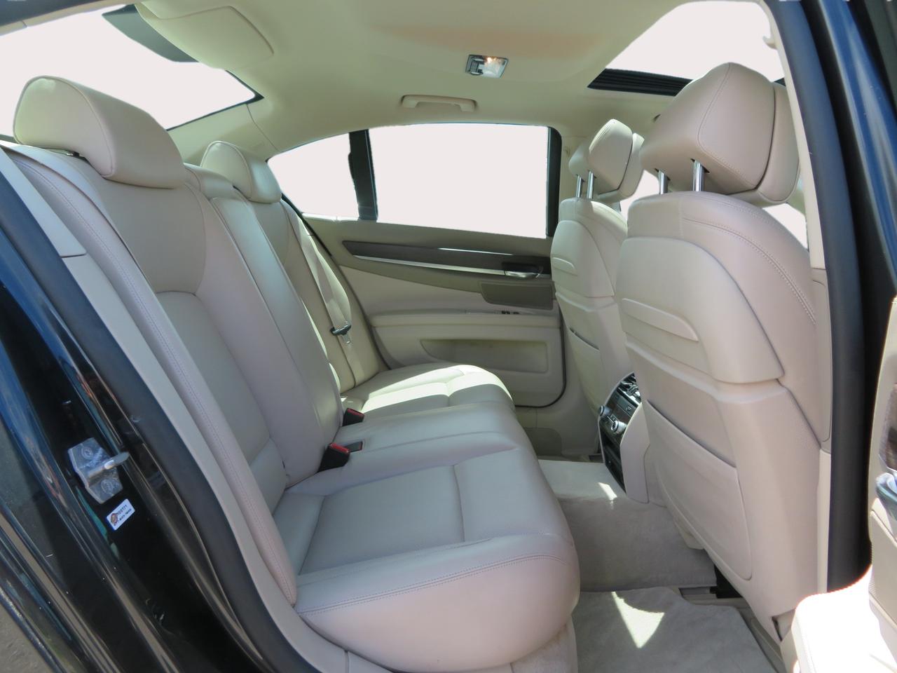 2013 BMW 7 Series 4dr Sdn 750i xDrive AWD Photo