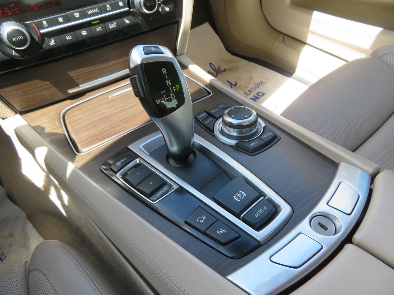 2013 BMW 7 Series 4dr Sdn 750i xDrive AWD Photo