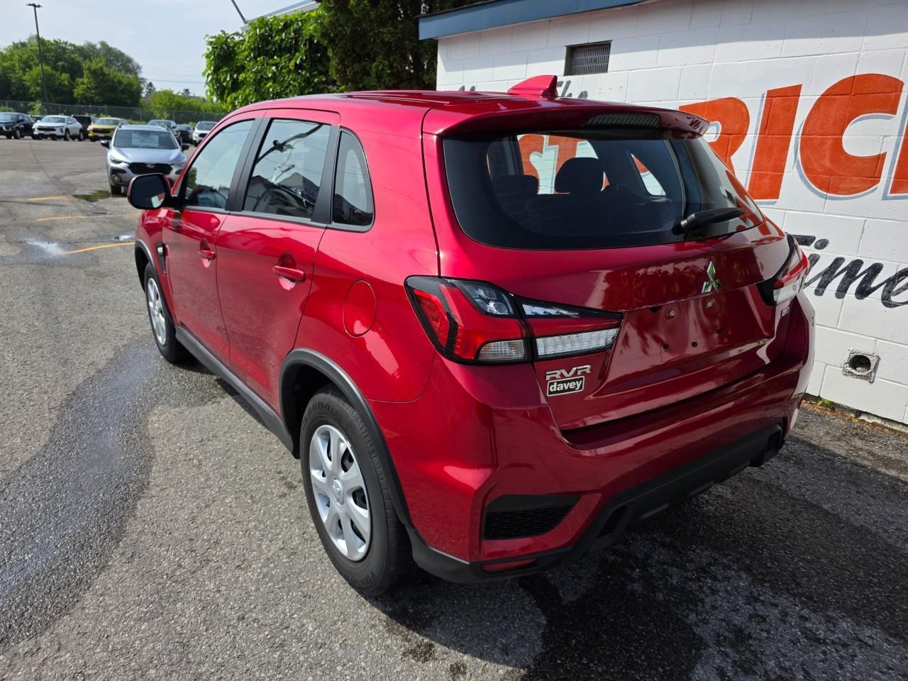 2025 Mitsubishi RVR ES 4dr AWC Photo