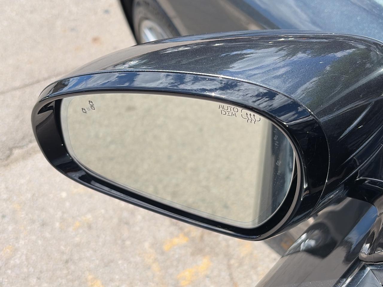 2020 Genesis G70 2.0T ELITE, NEW TIRES AND NEW BRAKES, Photo