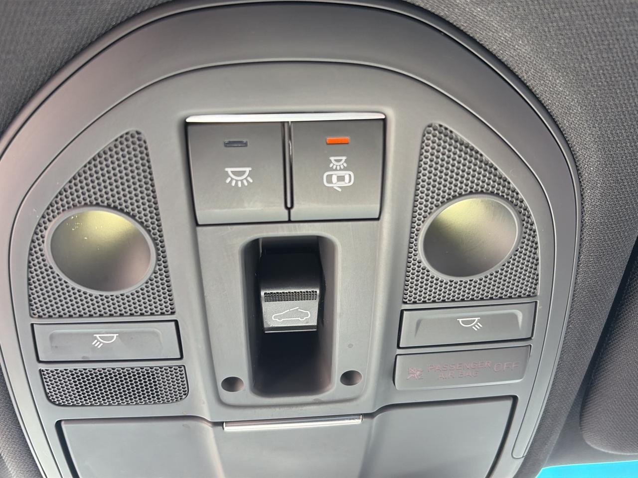 2020 Genesis G70 2.0T ELITE, NEW TIRES AND NEW BRAKES, Photo