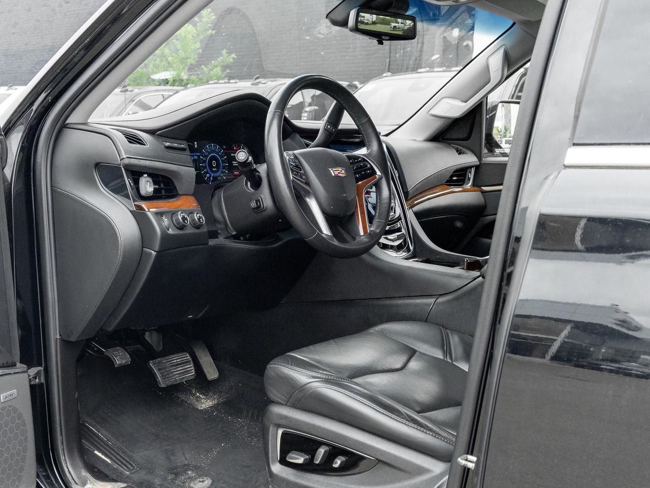 2018 Cadillac Escalade 6.2L V8   4WD   Head-Up Display   Air Ride Suspens Photo