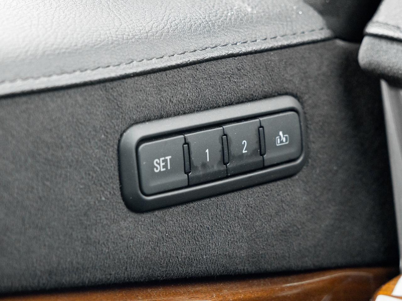 2018 Cadillac Escalade 6.2L V8   4WD   Head-Up Display   Air Ride Suspens Photo