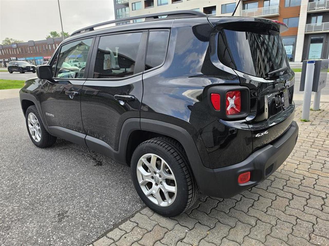 2015 Jeep Renegade 4WD 4dr North Photo