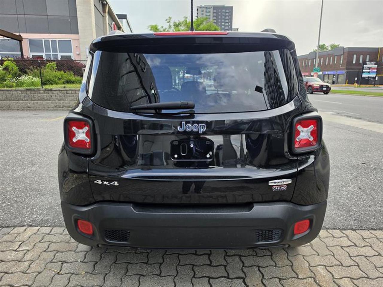 2015 Jeep Renegade 4WD 4dr North Photo