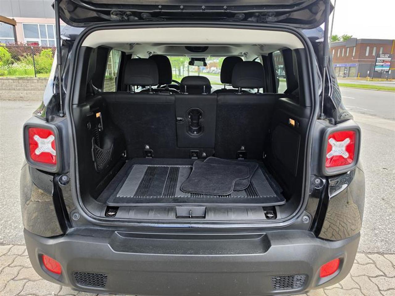 2015 Jeep Renegade 4WD 4dr North Photo