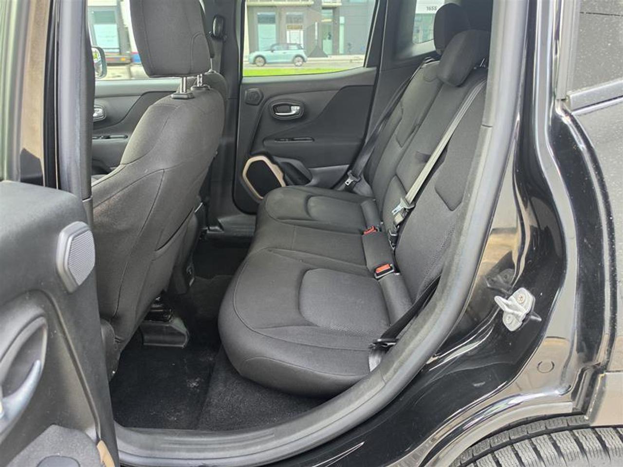 2015 Jeep Renegade 4WD 4dr North Photo