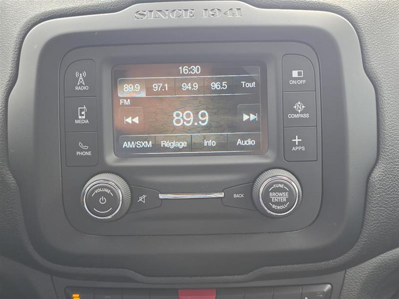 2015 Jeep Renegade 4WD 4dr North Photo