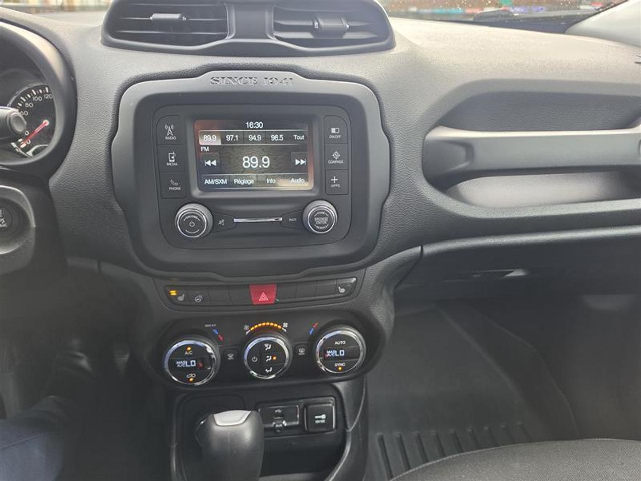 2015 Jeep Renegade 4WD 4dr North Photo