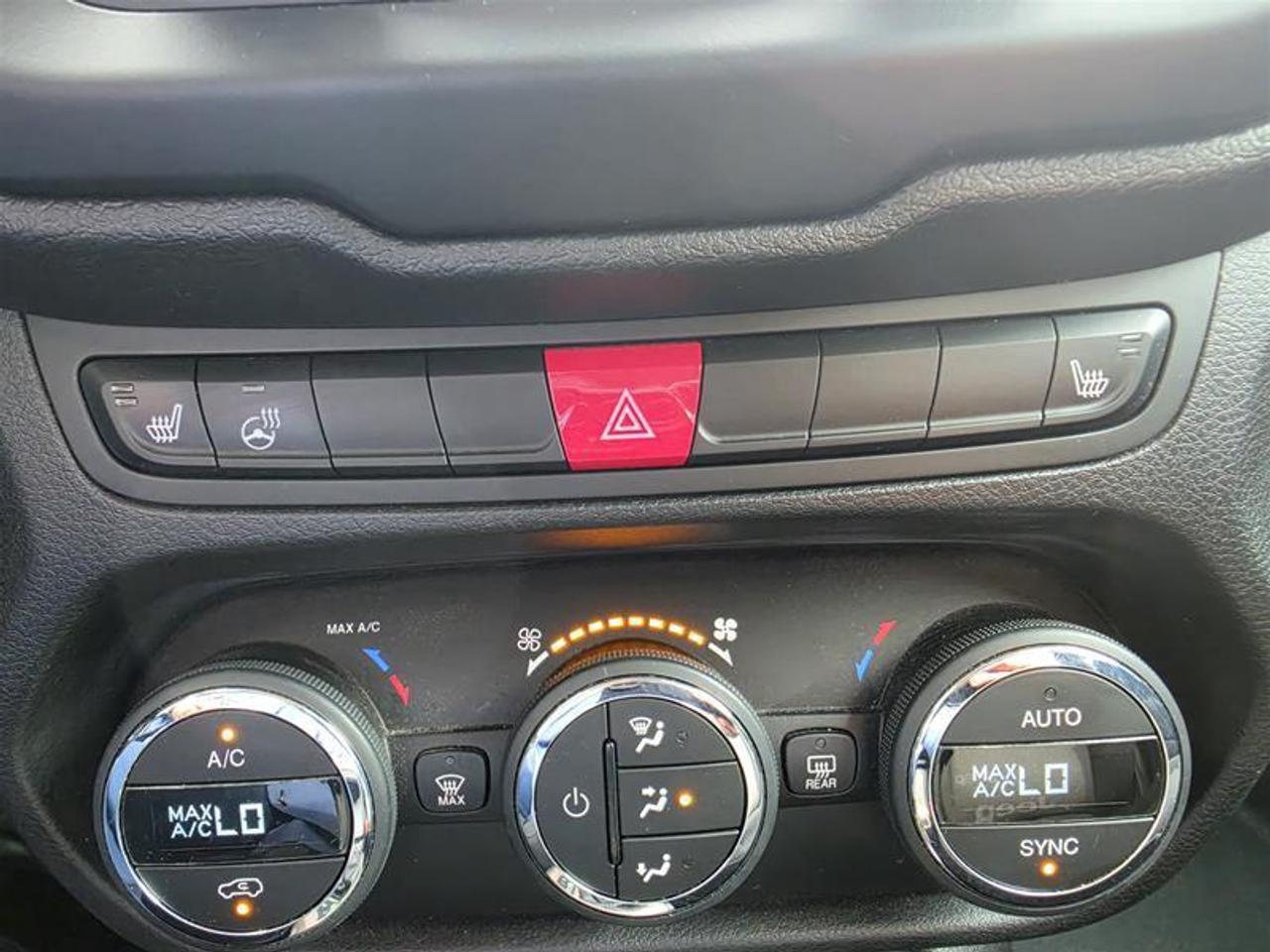 2015 Jeep Renegade 4WD 4dr North Photo