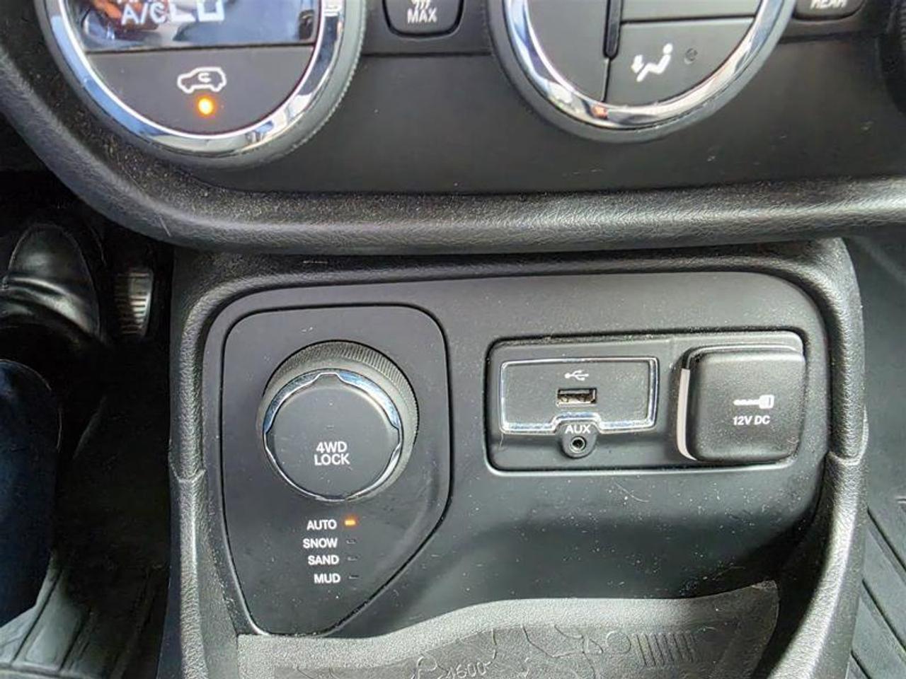 2015 Jeep Renegade 4WD 4dr North Photo