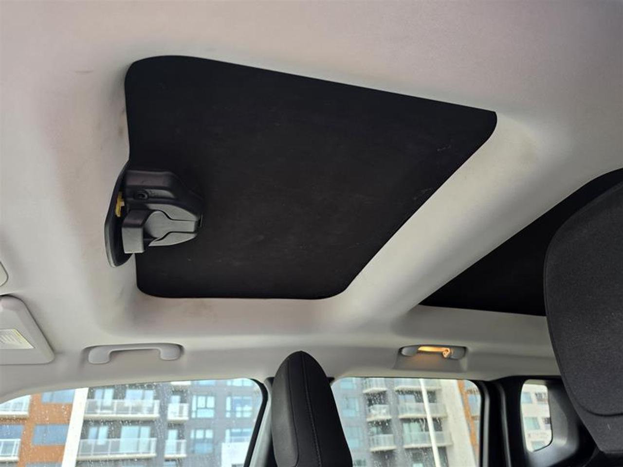 2015 Jeep Renegade 4WD 4dr North Photo