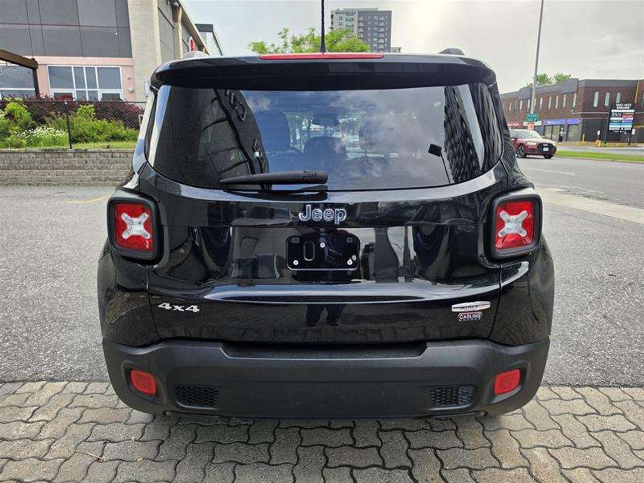 2015 Jeep Renegade 4WD North/Heated front seats/Heated Steering Wheel Photo