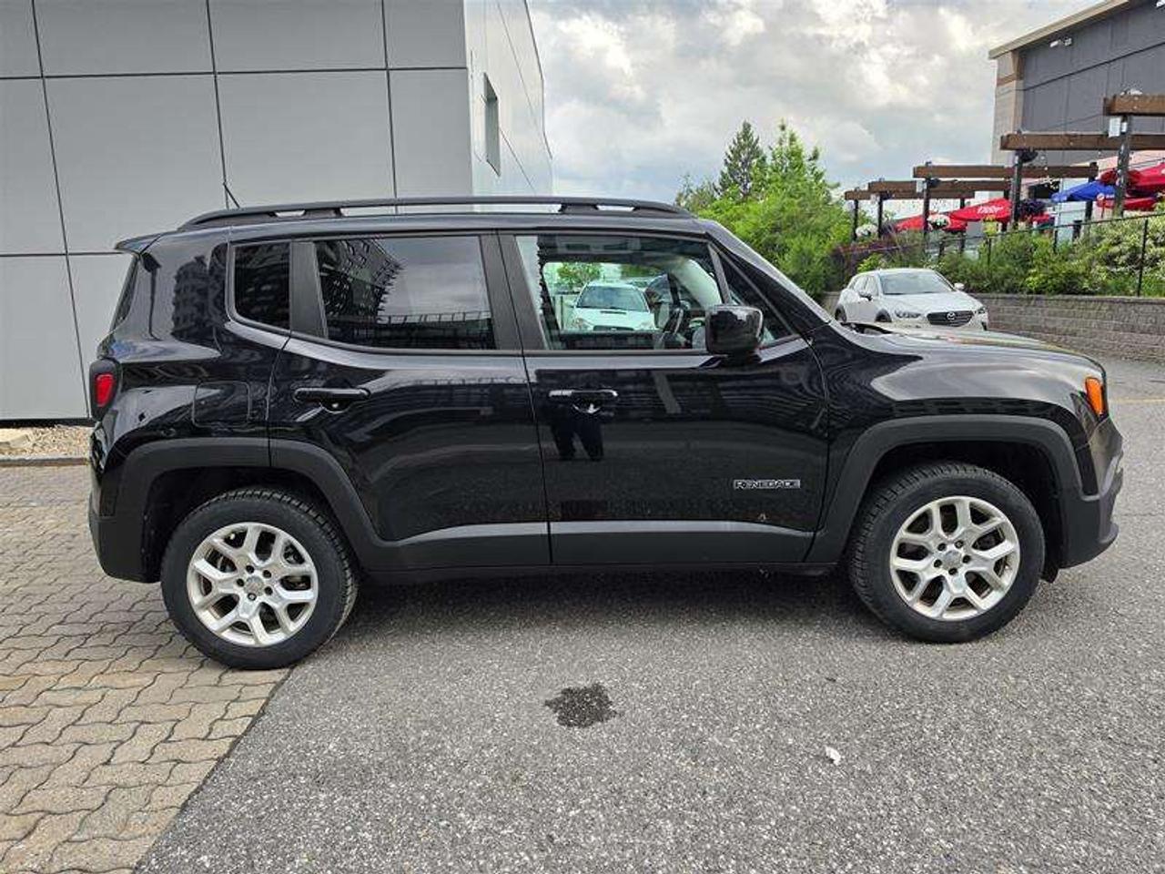 2015 Jeep Renegade 4WD North/Heated front seats/Heated Steering Wheel Photo