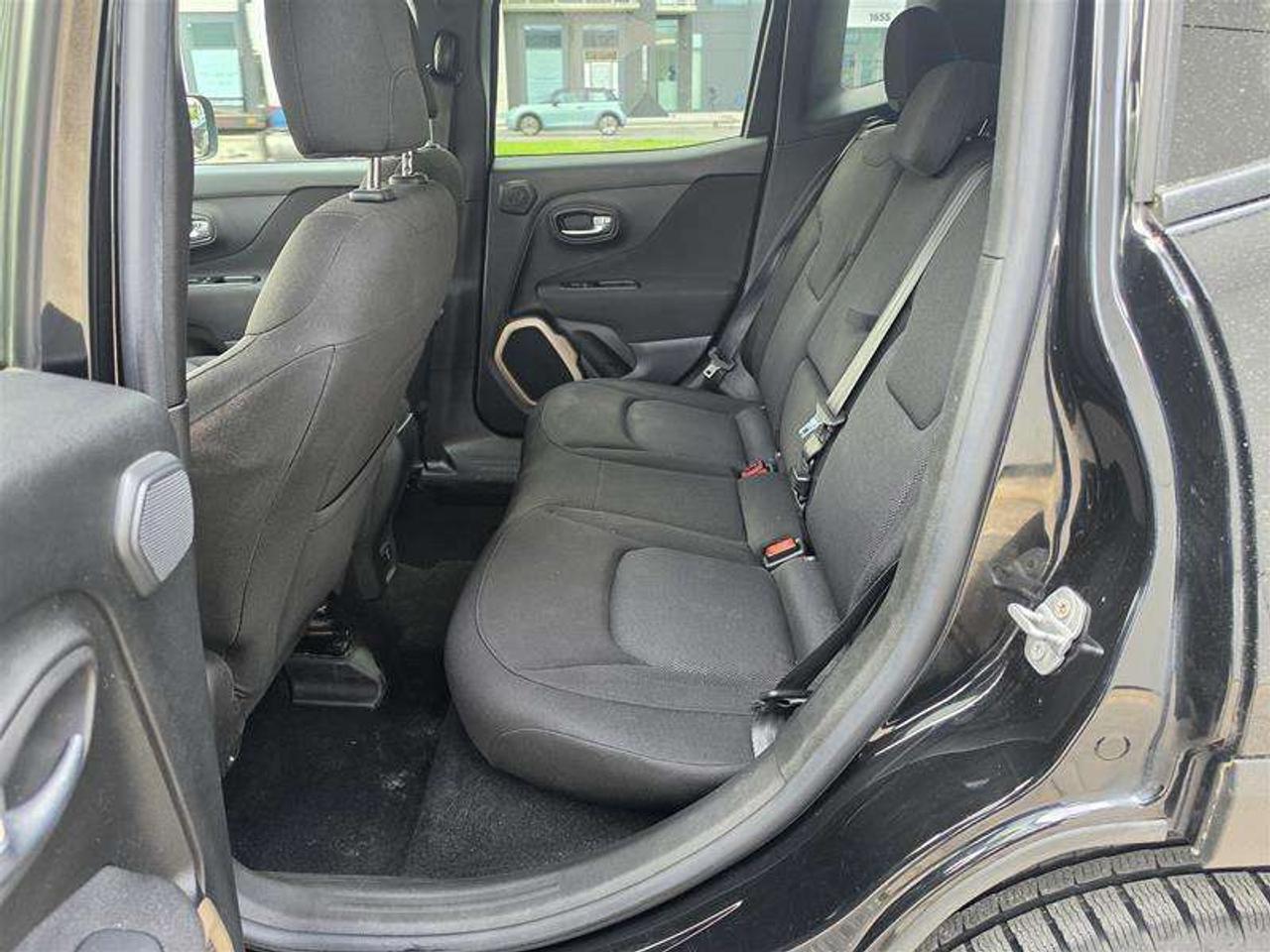 2015 Jeep Renegade 4WD North/Heated front seats/Heated Steering Wheel Photo