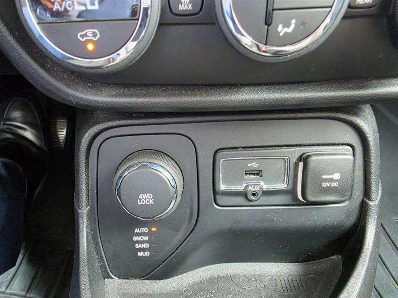 2015 Jeep Renegade 4WD North/Heated front seats/Heated Steering Wheel Photo