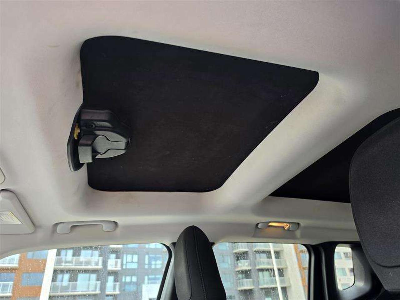 2015 Jeep Renegade 4WD North/Heated front seats/Heated Steering Wheel Photo