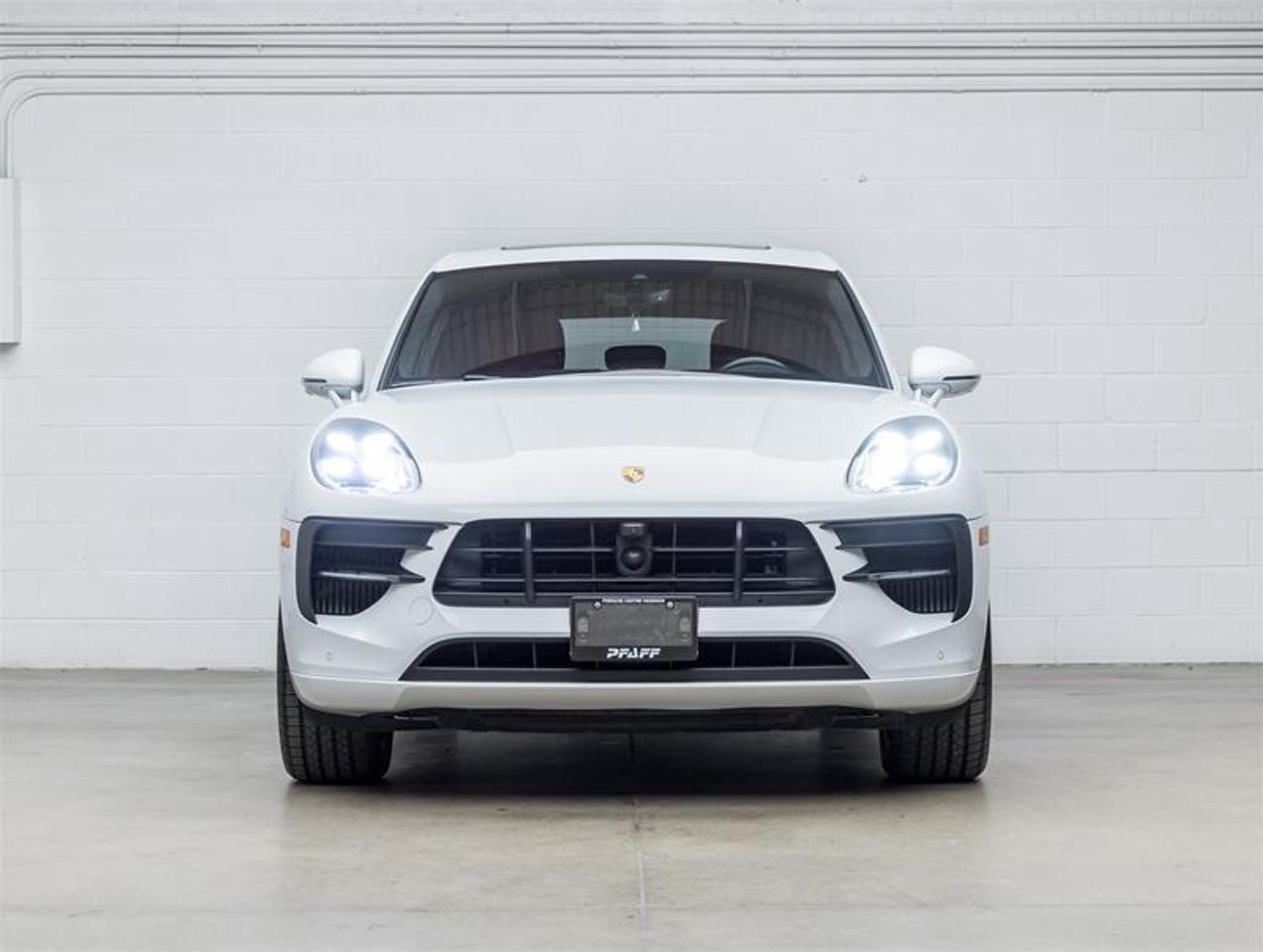 2021 Porsche Macan  Photo