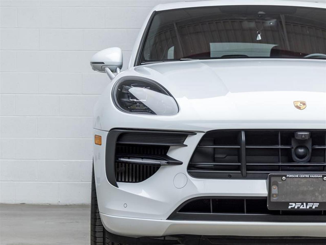 2021 Porsche Macan  Photo