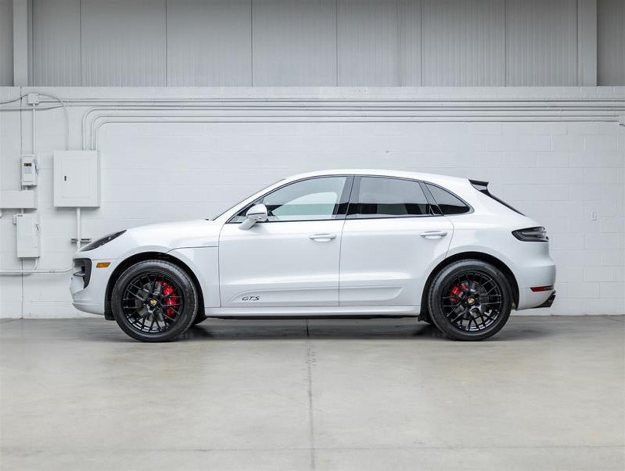 2021 Porsche Macan  Photo4