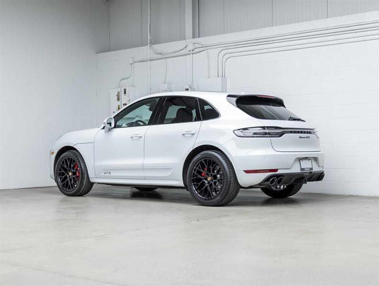 2021 Porsche Macan  Photo