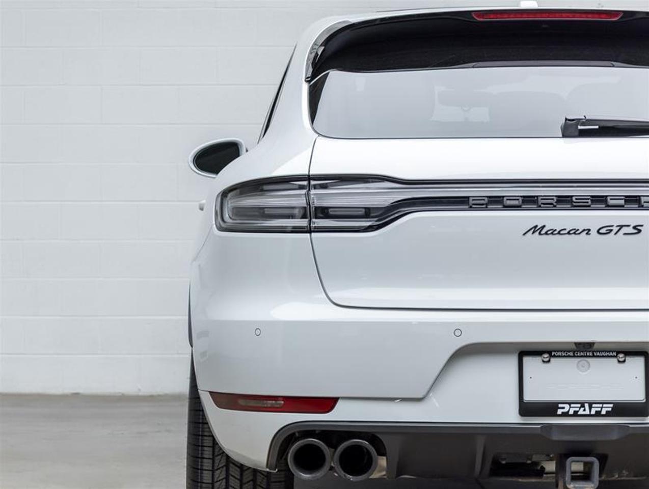 2021 Porsche Macan  Photo