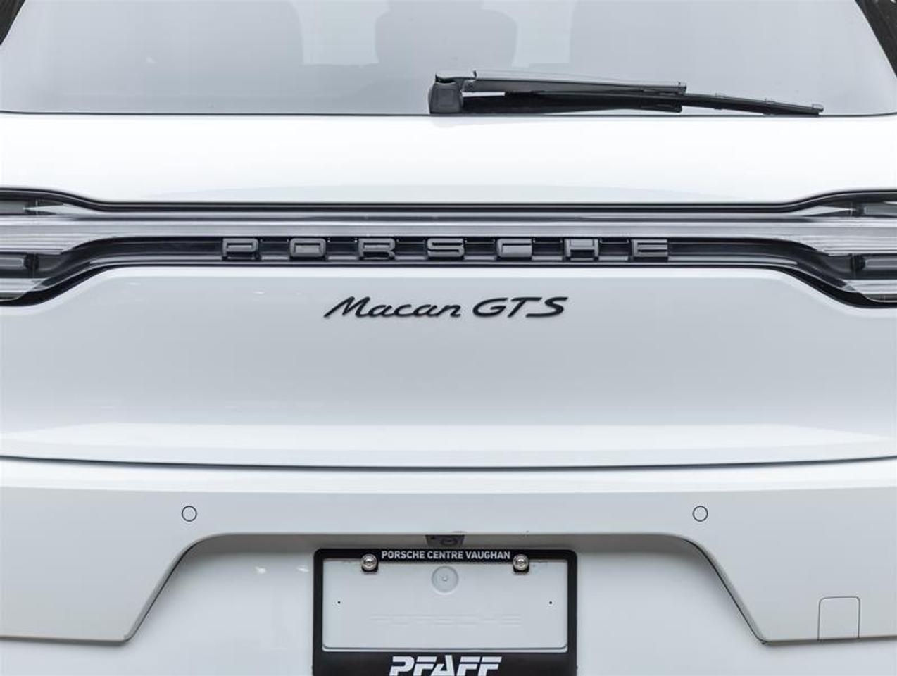 2021 Porsche Macan  Photo