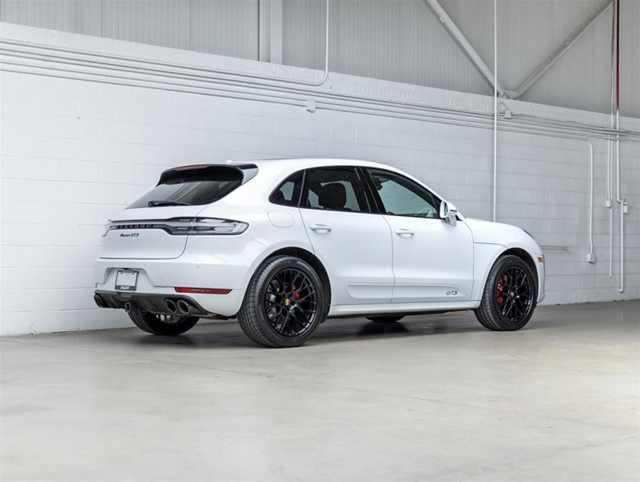 2021 Porsche Macan  Photo