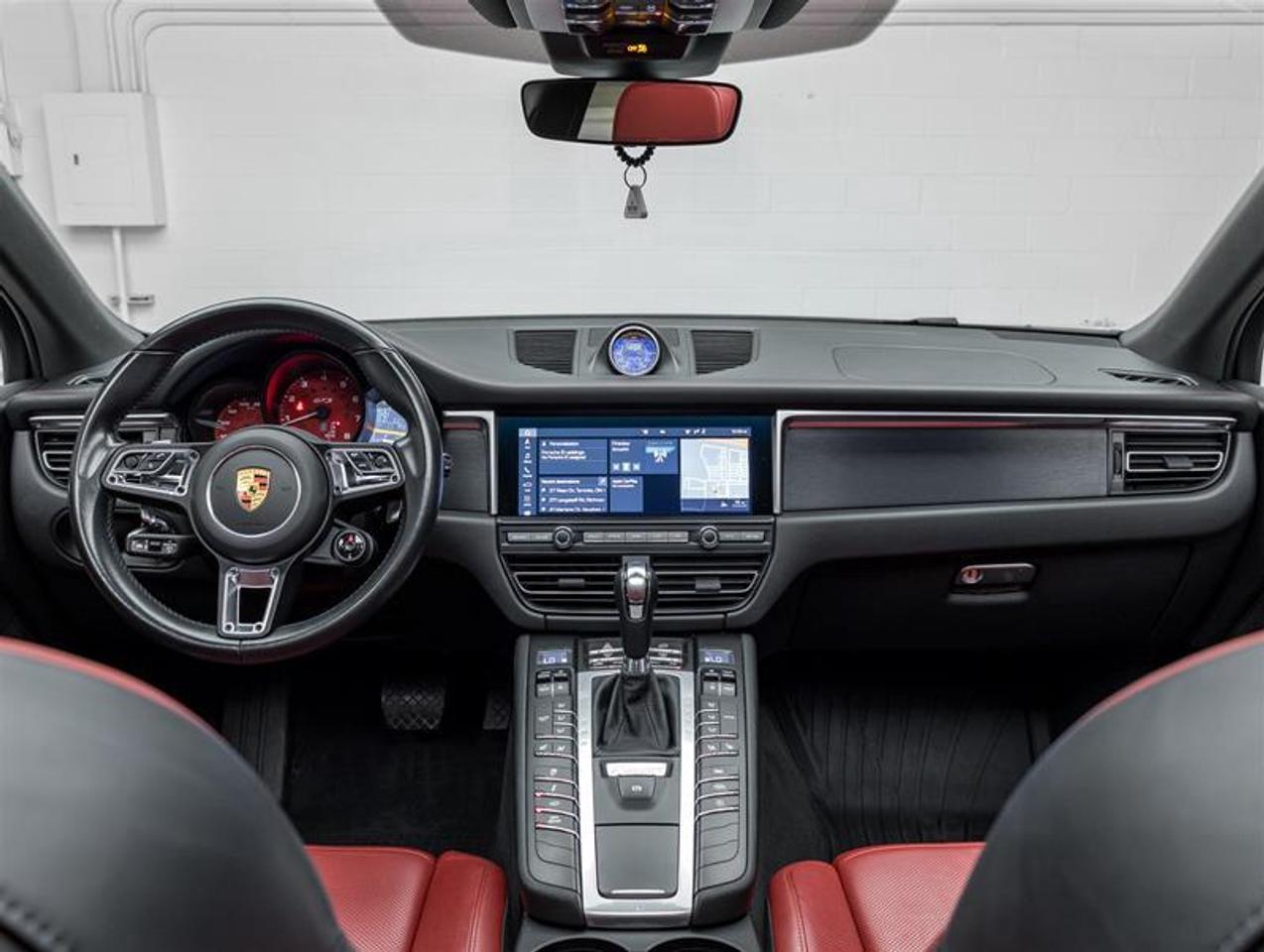2021 Porsche Macan  Photo