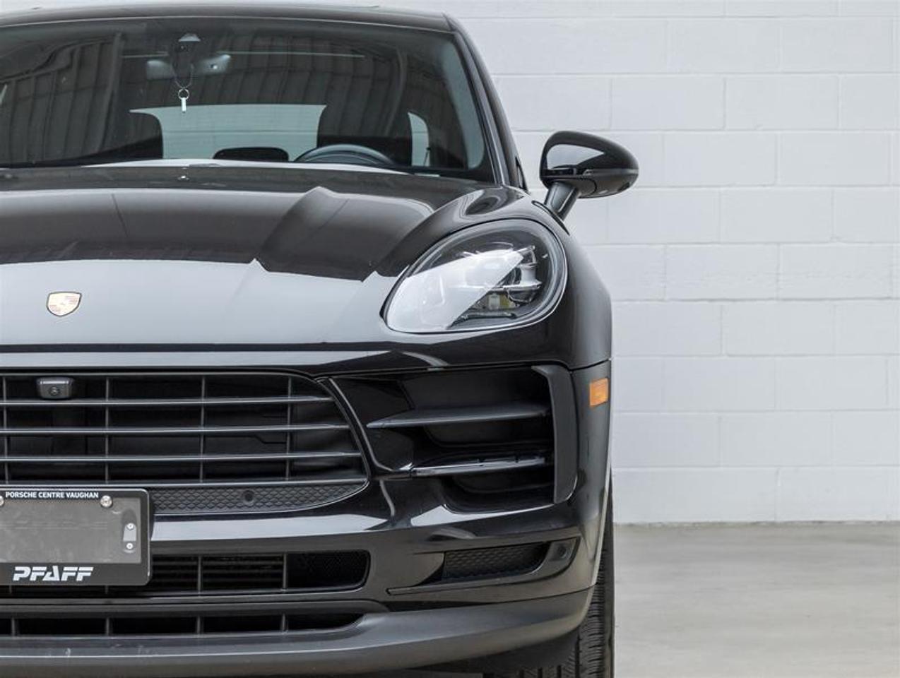 2021 Porsche Macan  Photo