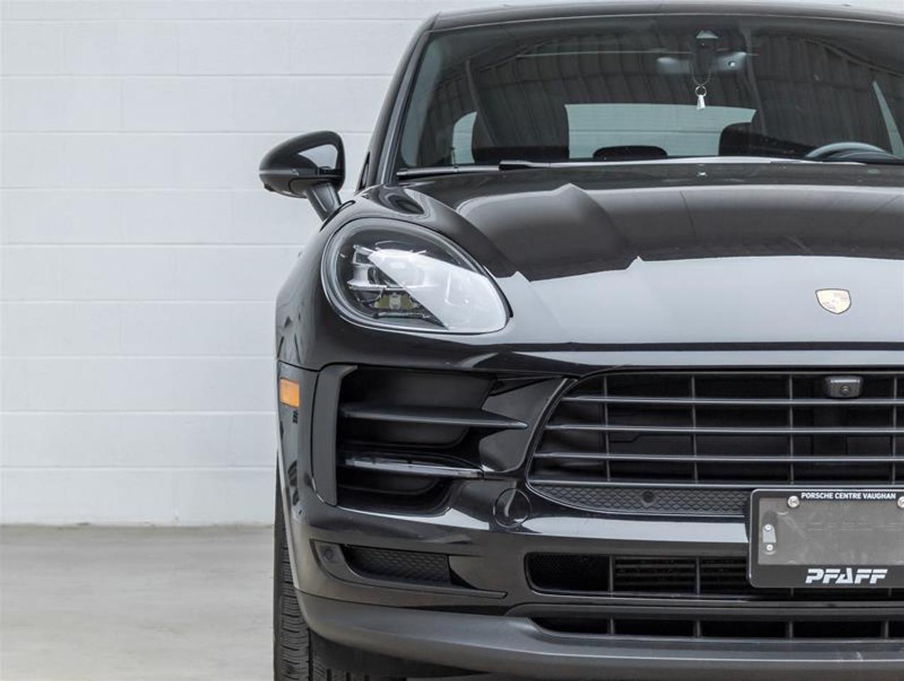 2021 Porsche Macan  Photo