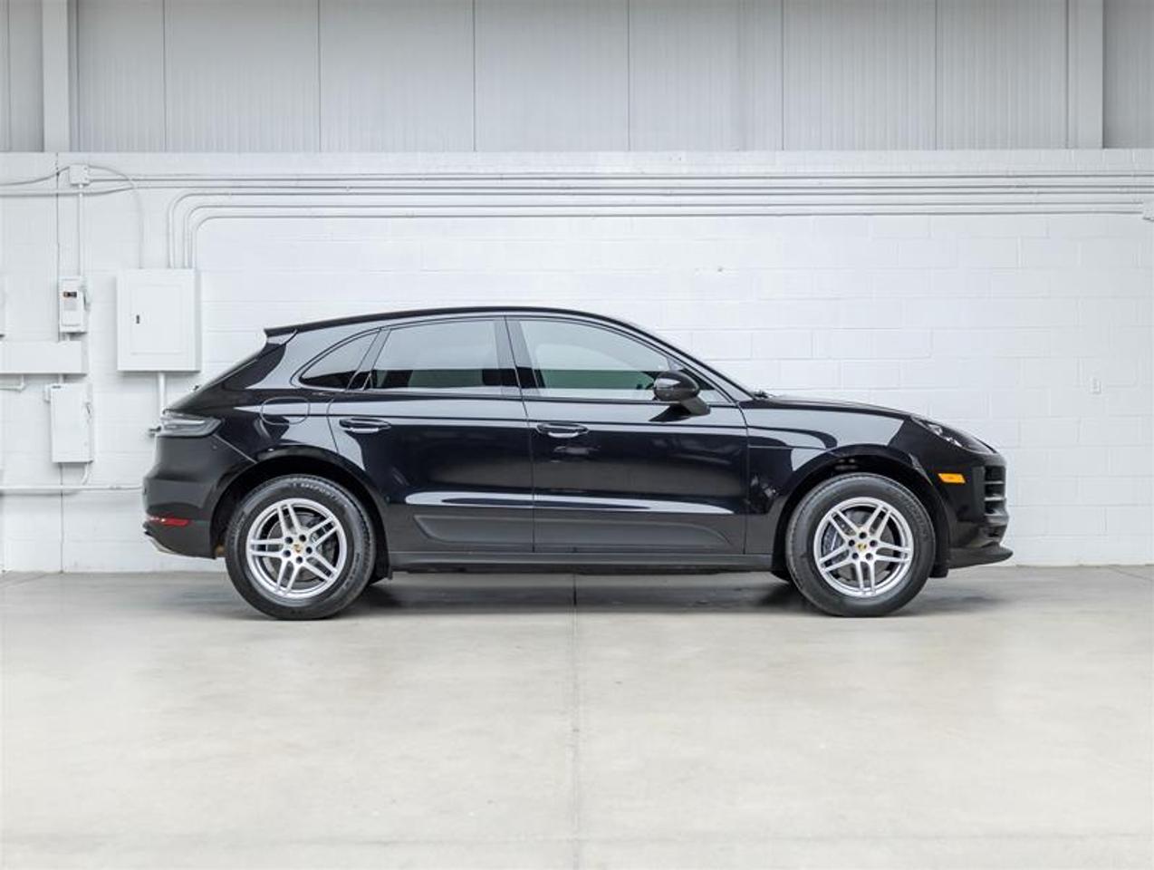 2021 Porsche Macan  Photo