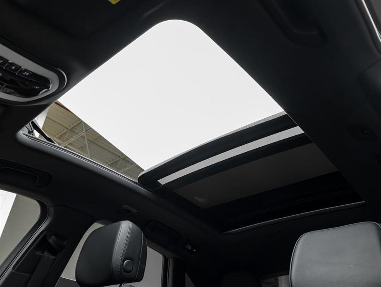 2021 Porsche Macan  Photo