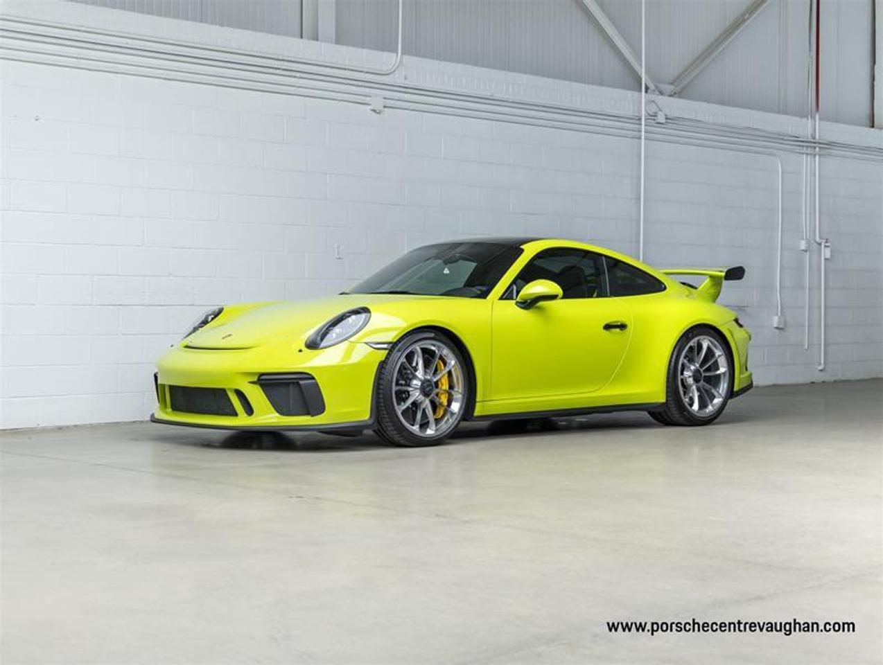 2018 Porsche 911  Photo0