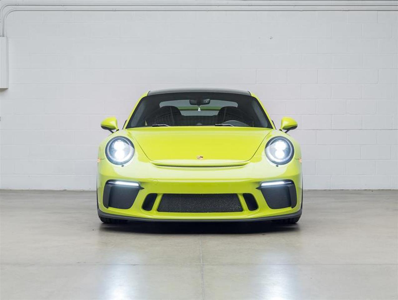 2018 Porsche 911  Photo2
