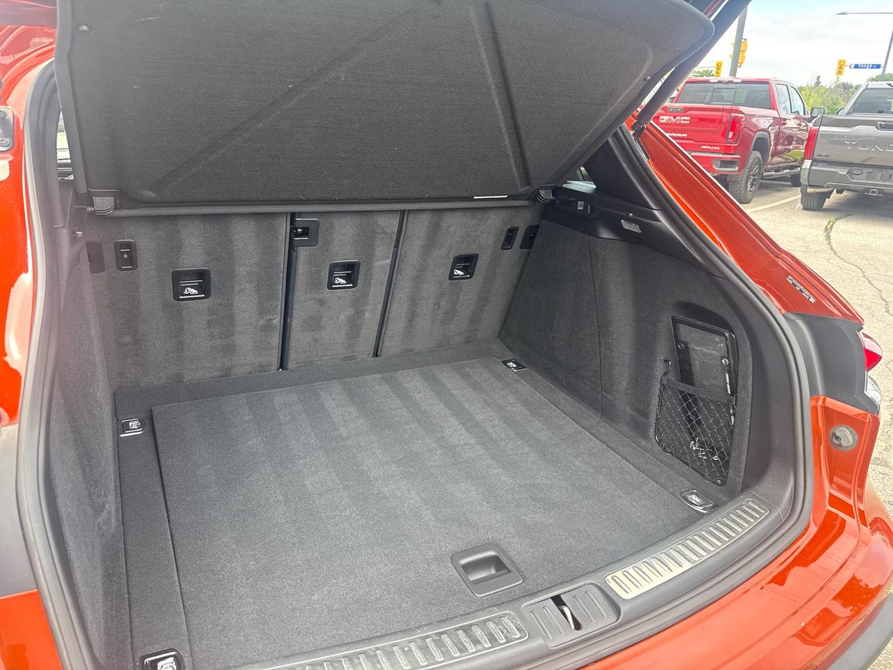 2023 Porsche Macan S 4dr All-Wheel Drive Photo