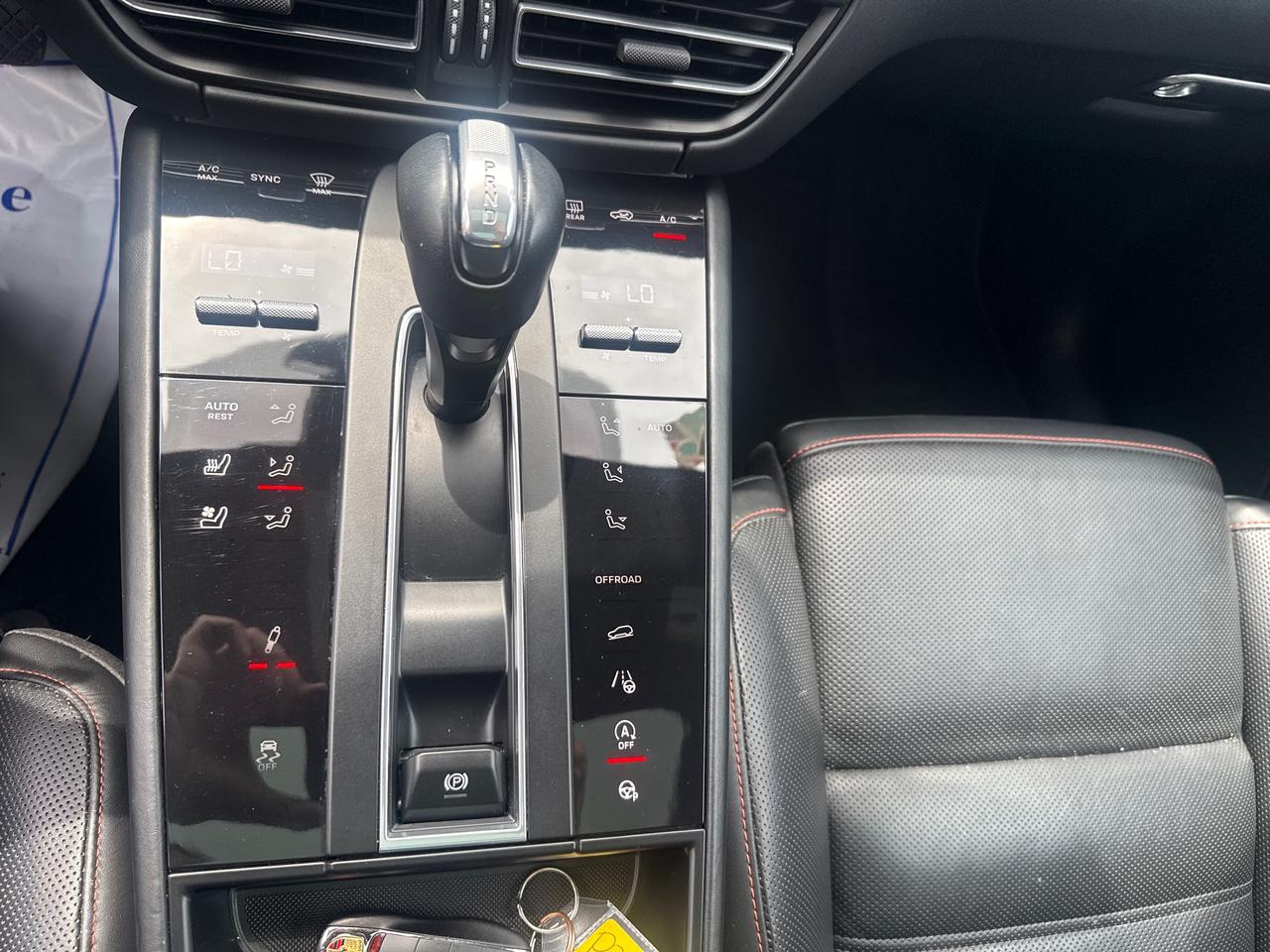 2023 Porsche Macan S 4dr All-Wheel Drive Photo