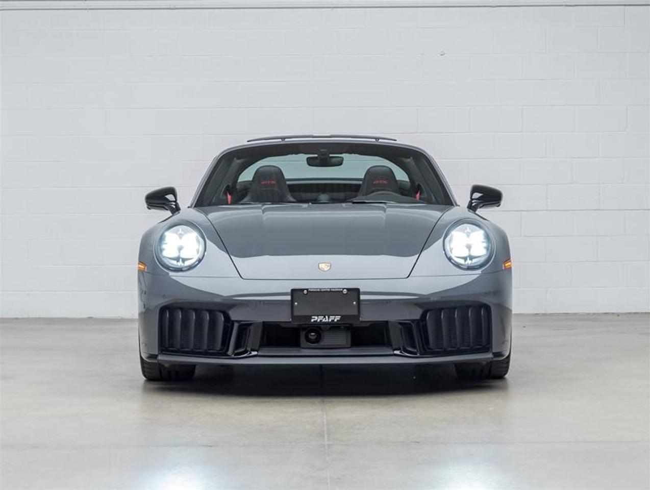 2025 Porsche 911  Photo2